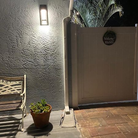 The Little Paris Suite Tampa Luaran gambar
