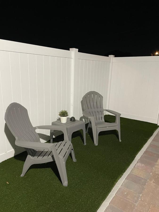 The Little Paris Suite Tampa Luaran gambar