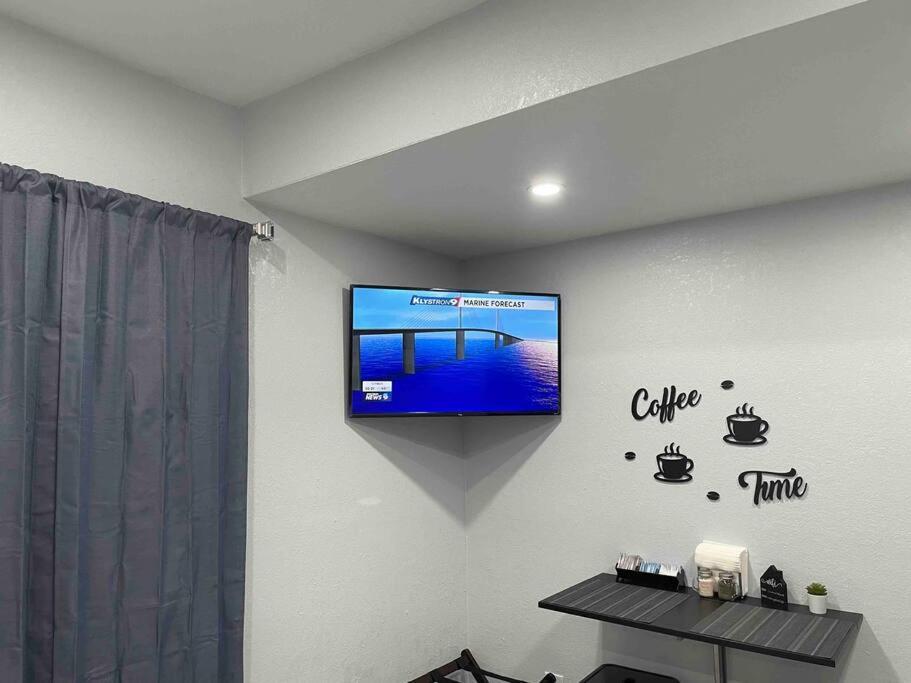 The Little Paris Suite Tampa Luaran gambar