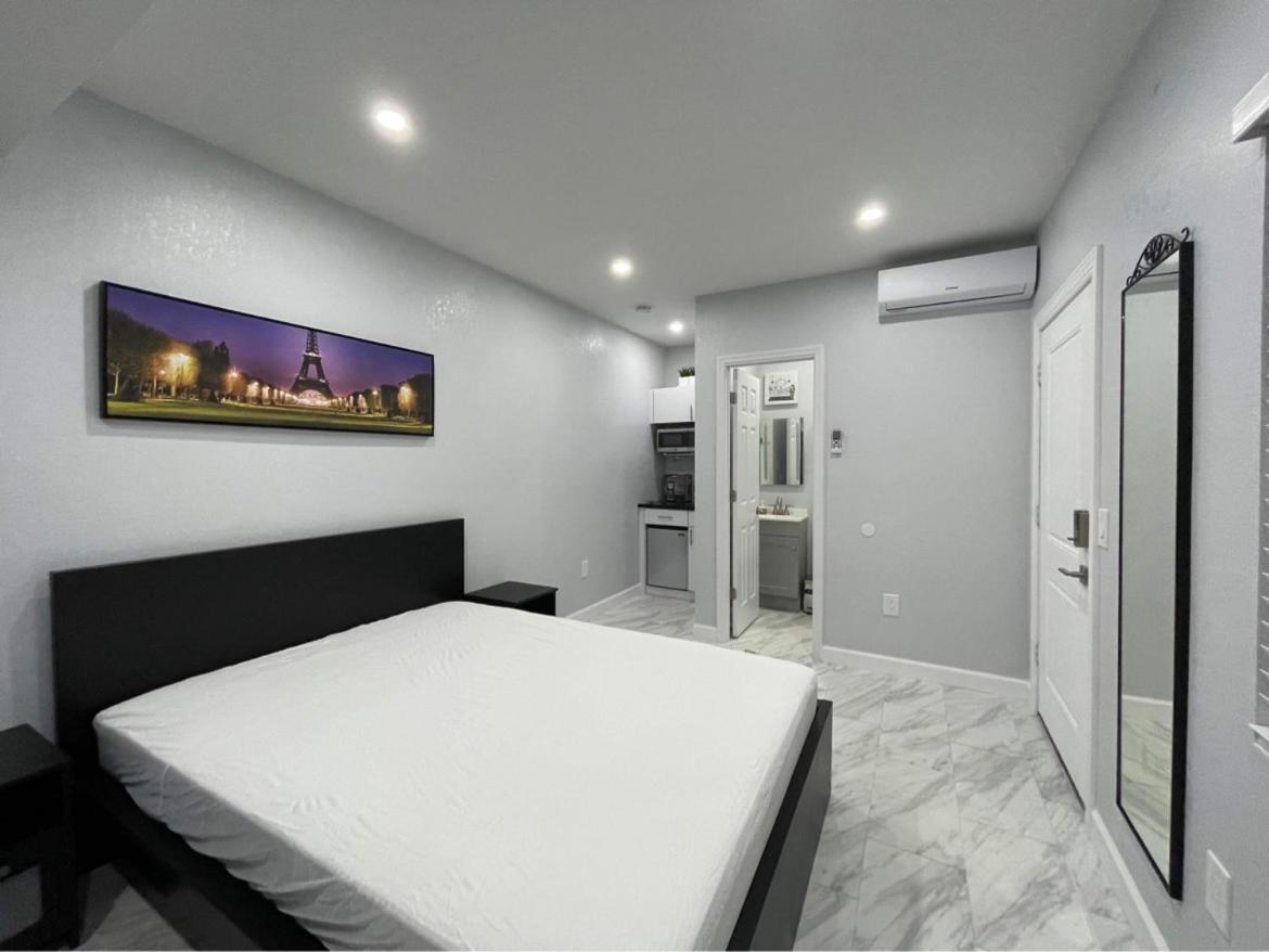 The Little Paris Suite Tampa Luaran gambar