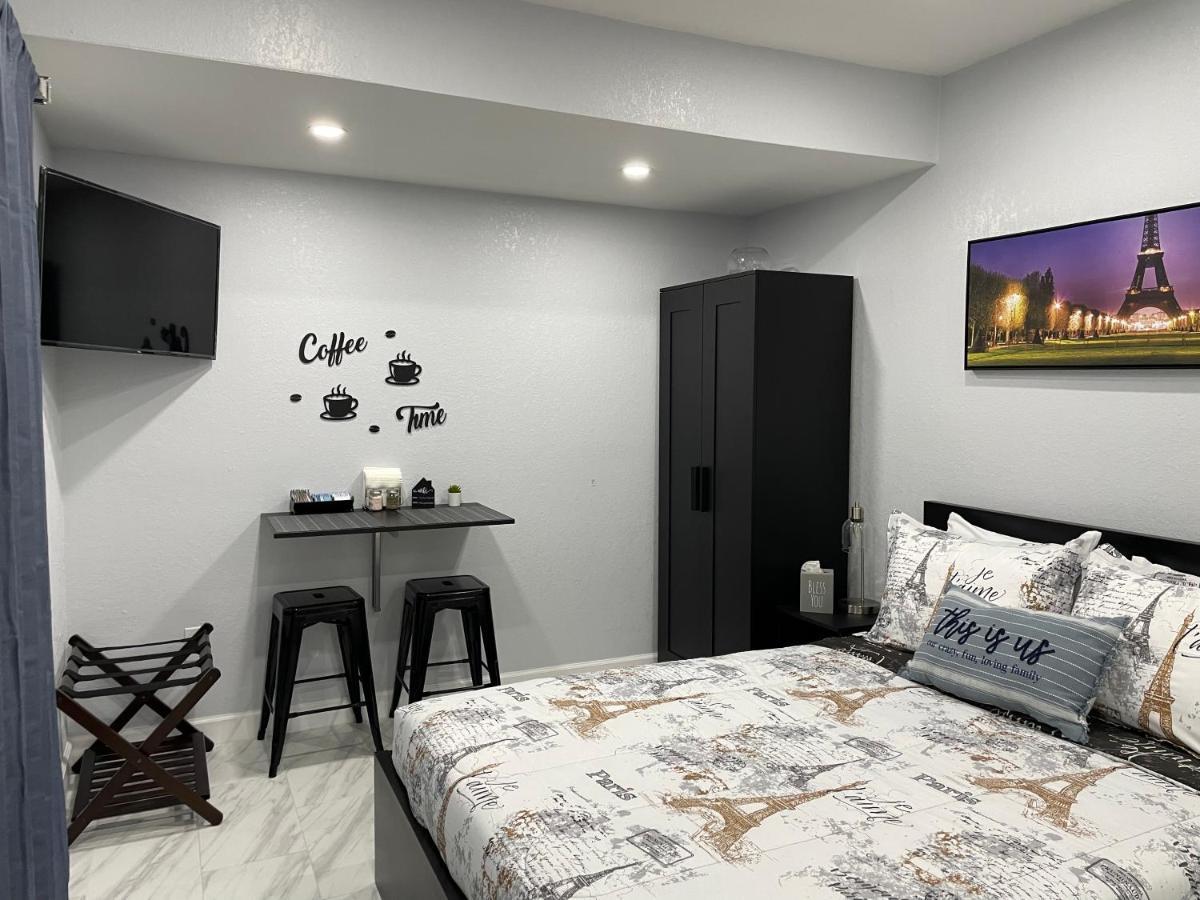 The Little Paris Suite Tampa Luaran gambar